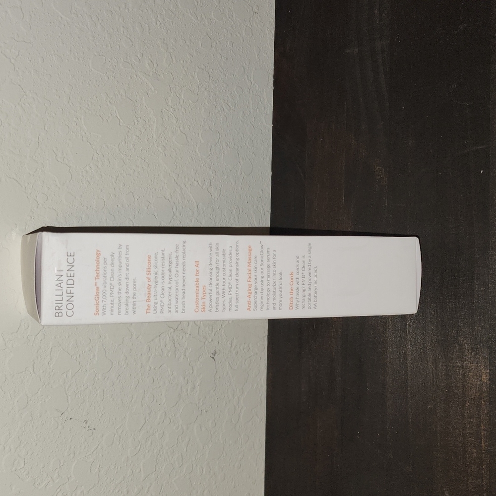 BRAND NEW PMD Clean cleansing device. - Picture 4 of 5